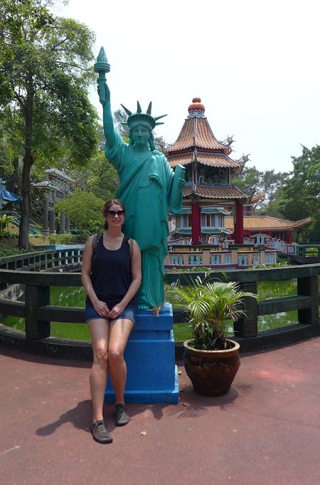 Erin in singapore28